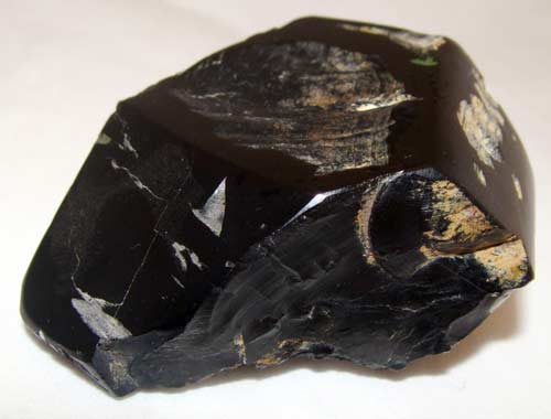 Гагат черный камень с магическими свойствами