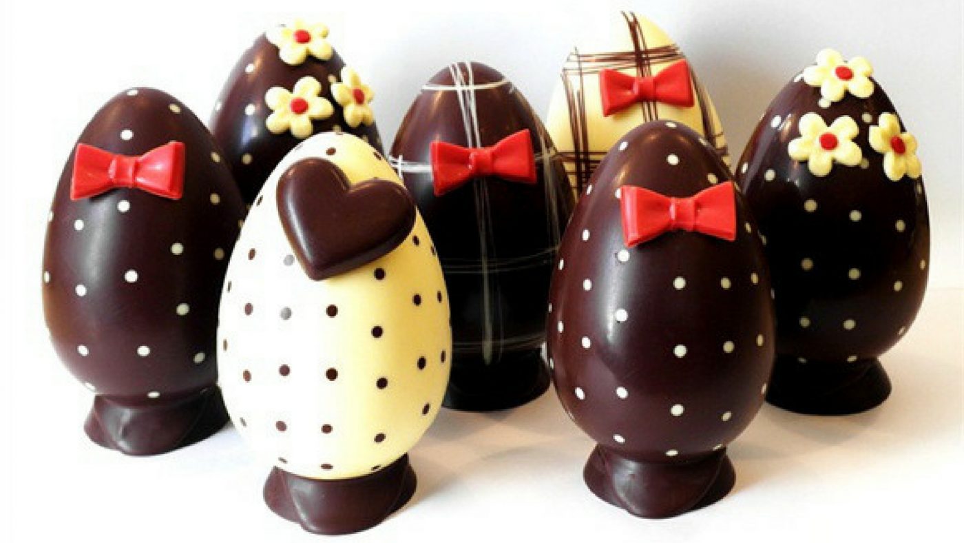 Пасхальный шоколад. Шоколадные пасхальные яйца. Шоколадные яйца на Пасху. Шоколадные яички на Пасху. Пасхальные яйца шоколад.